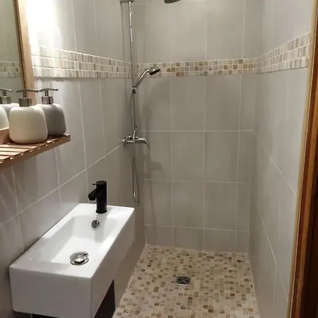 Romantique A Avec Jacuzzi - 35m² Apartment Baixas