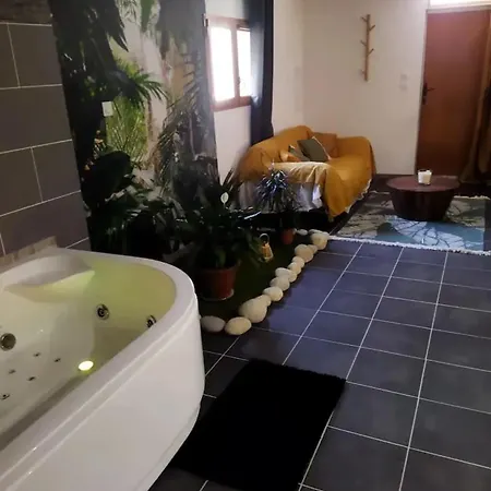 Apartment Romantique A Avec Jacuzzi 35m² Baixas