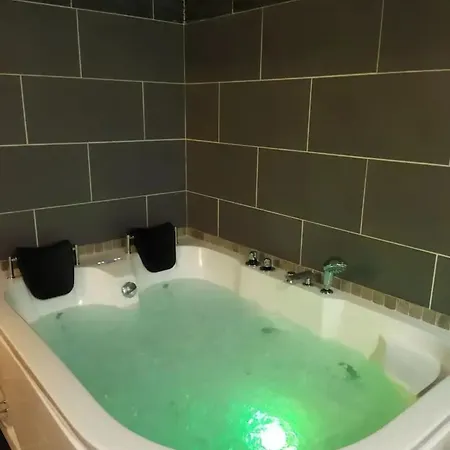 Apartment Romantique A Avec Jacuzzi - 35m² *
