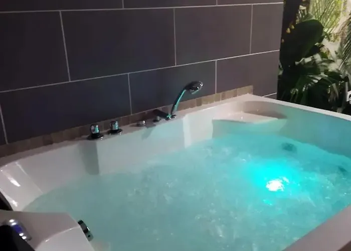 Romantique A Avec Jacuzzi - 35m² Baixas
